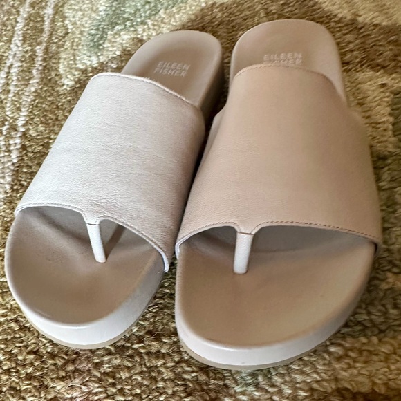 Eileen Fisher Women's Cream Sandals - Picture 2 of 8